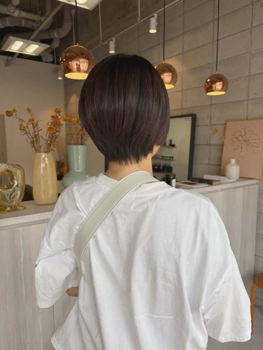 ショート カット 中村 潮音のヘアスタイル