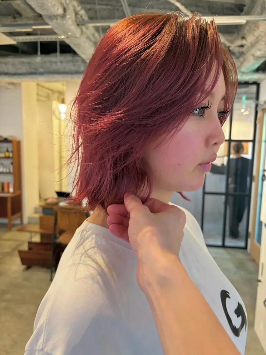 ミディアム カラー ブリーチ ピンクカラー レイヤーカット カット ヘアカラー yu maのヘアスタイル