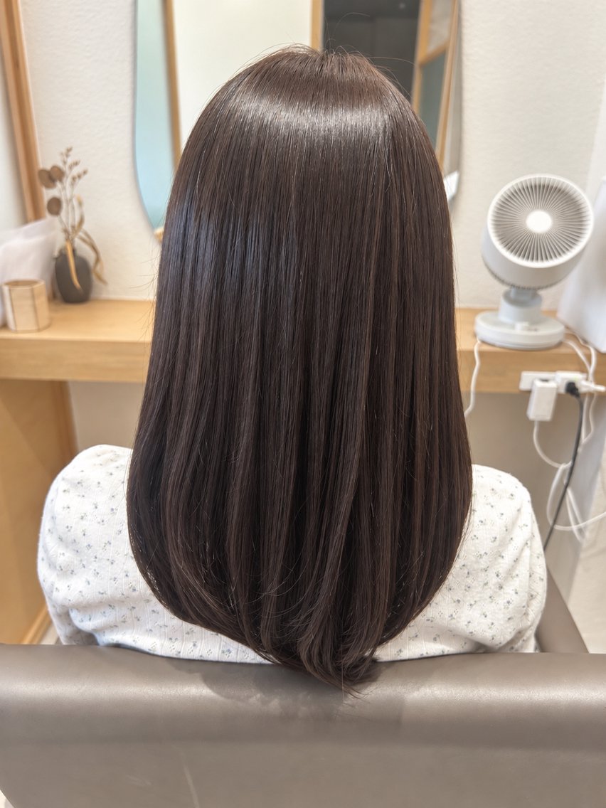 セミロング カラー ベージュカラー ブラウンカラー ショコラブラウン チョコレートブラウン 透明感カラー カット ヘアカラー トリートメント ヘッドスパ 久木原 ゆりのヘアスタイル