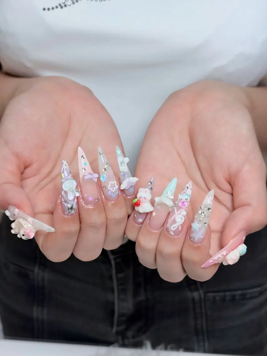ネイル チークネイル ドット フレンチネイル グラデーション ハート ハンドネイル Julli NailStudioのネイルデザイン