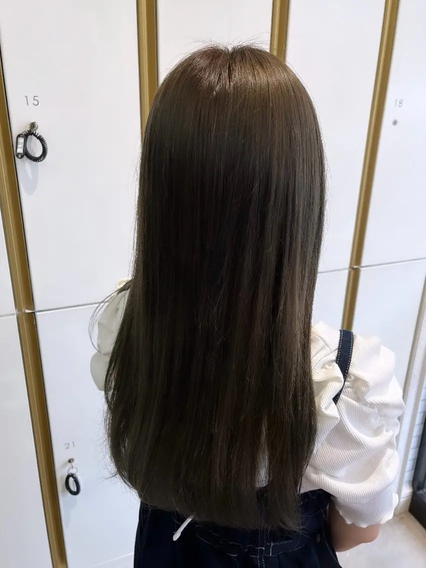 カラー 透明感カラー グレージュ オリーブグレージュ オリーブグレー ミユウ🌼ブリーチ / ダブルカラーのヘアスタイル