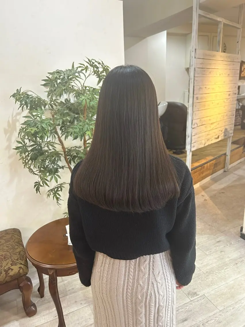 ロング 金子 莉緒のヘアスタイル