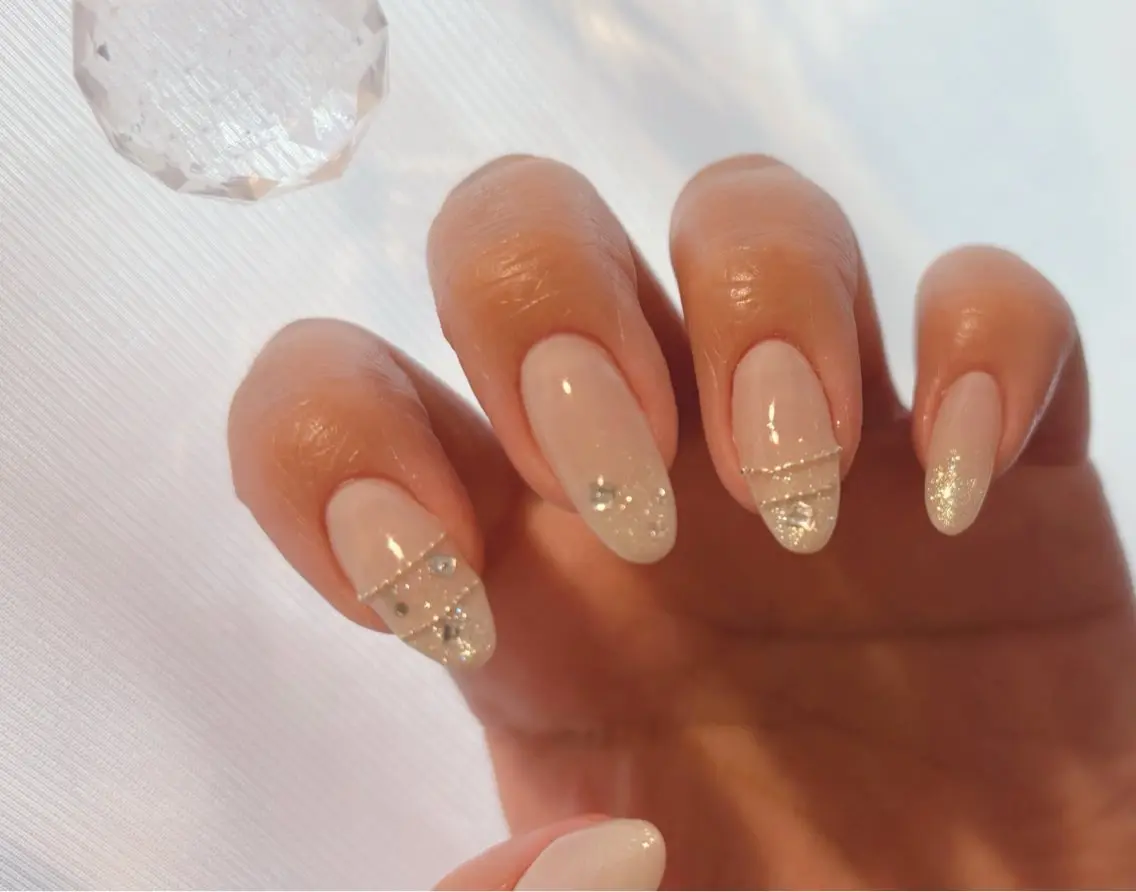 ネイル ジェルネイル キラキラネイル オフィスネイル パラジェル 春ネイル ハンドネイル Shanti🩵 NARITAのネイルデザイン