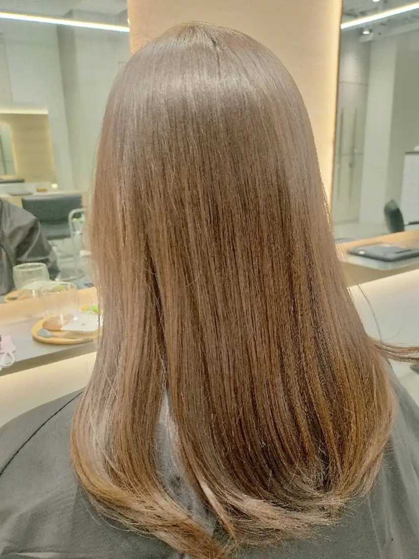 ロング ヘアカラー ほんま ひろみのヘアスタイル