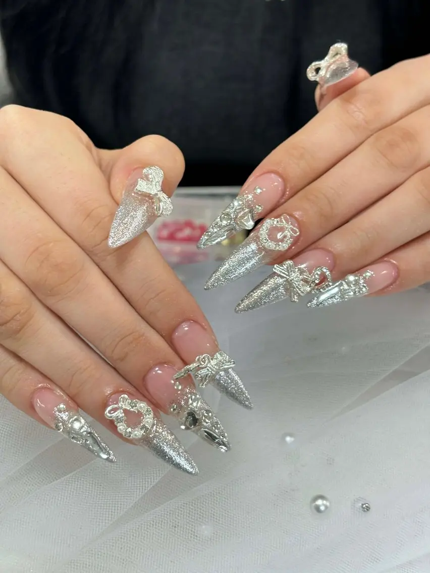 ネイル オーロラネイル ボルドー ブラウン 氷ネイル・うるうるネイル キラキラネイル Julli NailStudioのネイルデザイン