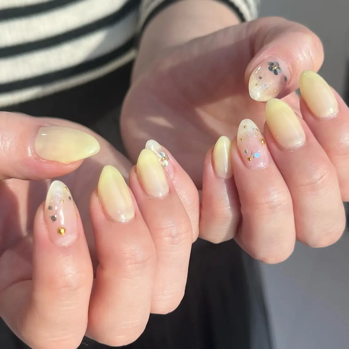 ネイル 春ネイル 黄色 ハンドネイル CLALA MIYUのネイルデザイン