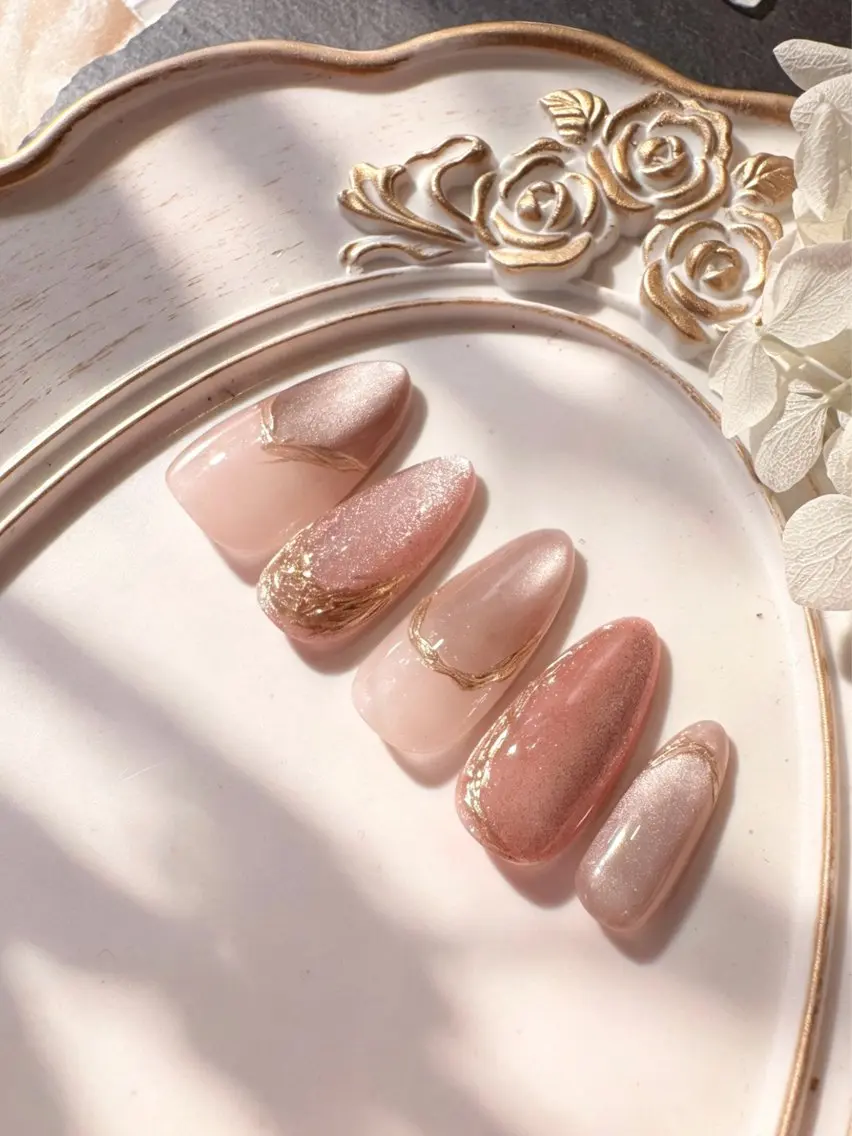 ネイル マグネットネイル ミラーネイル ハンドネイル Naris Nail salonのネイルデザイン