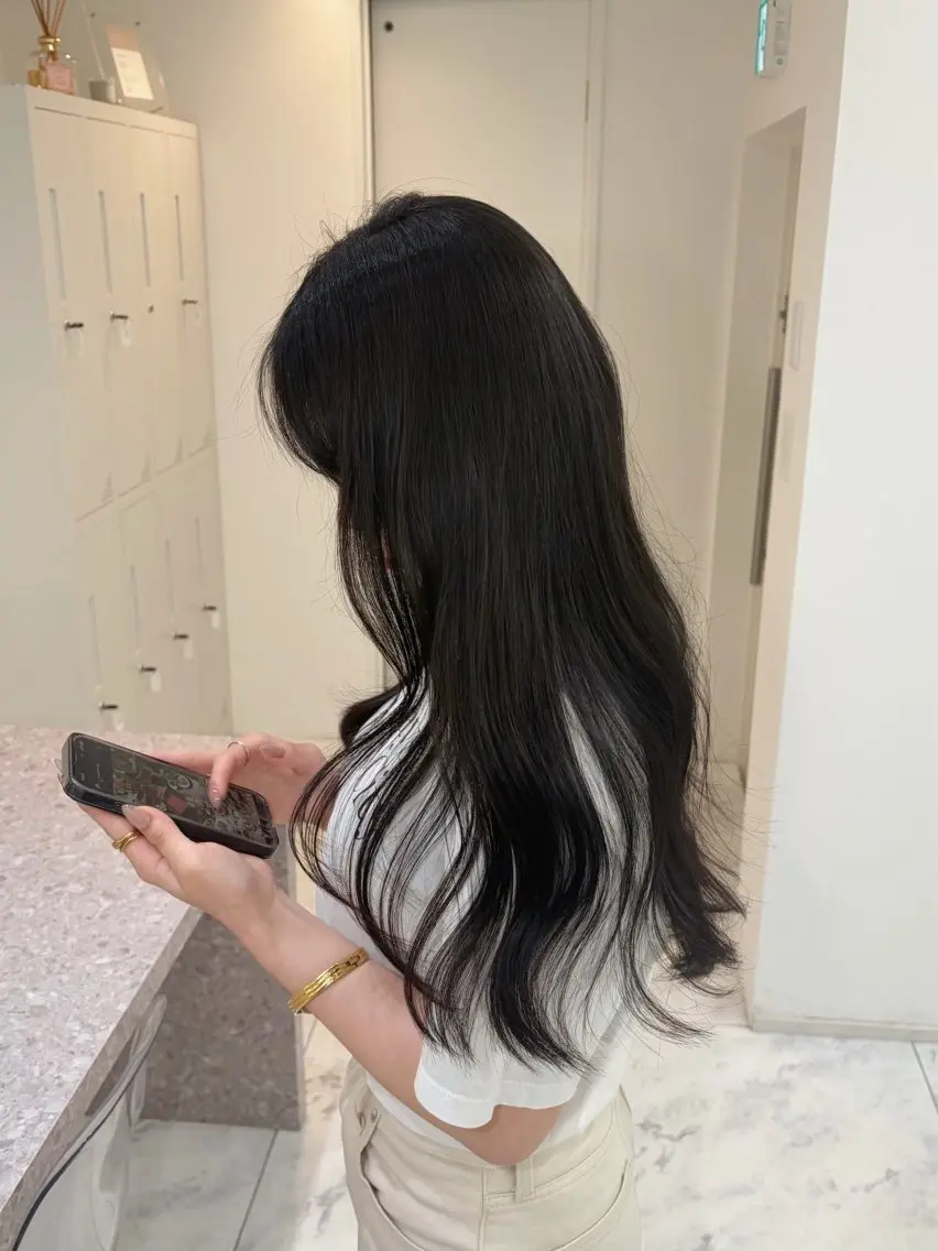 ロング 𝑲𝑨𝑶𝑹𝑼 純欲ワンホンヘアのヘアスタイル