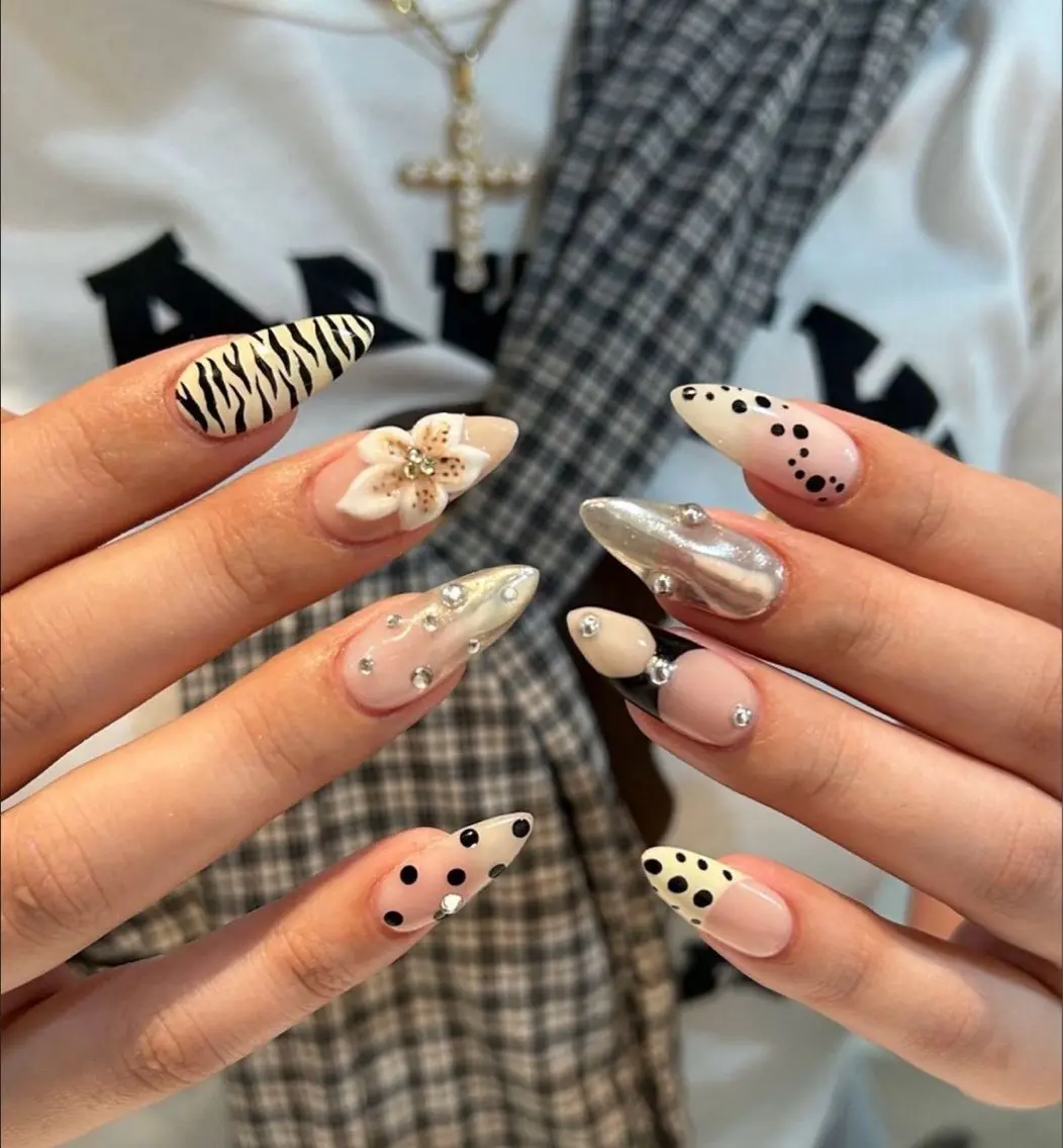 ネイル ハンドネイル HAPPI NAIL CALINのネイルデザイン