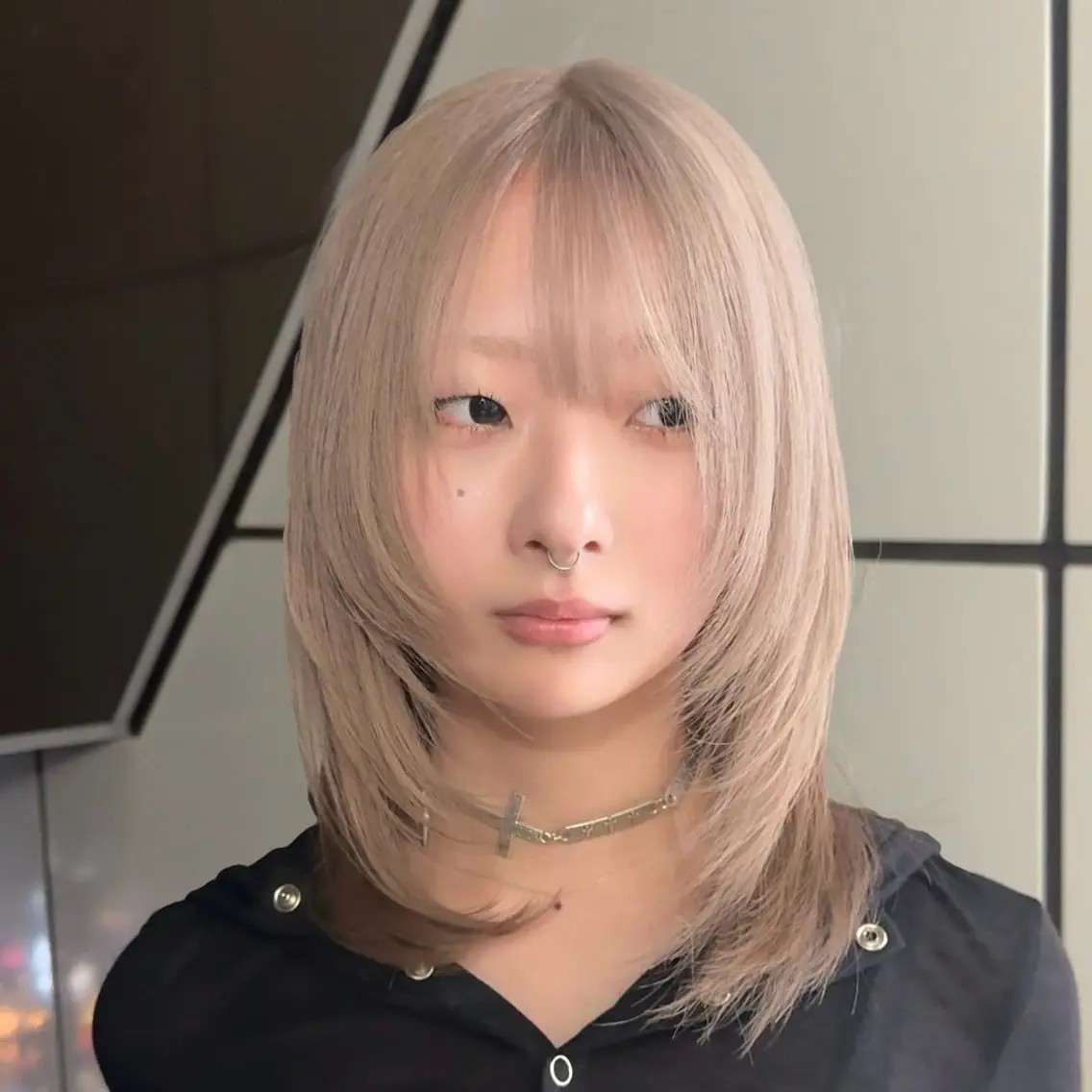 セミロング カラー ベージュカラー ブリーチ ケアブリーチ 透明感カラー デザインカラー カット ヘアカラー トリートメント ブリーチ ハイトーン 特化🌈フジタハルキのヘアスタイル
