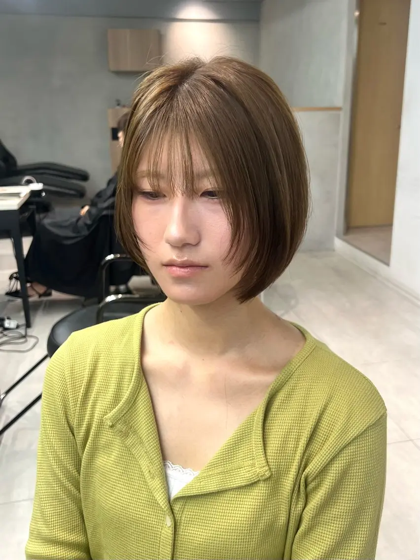 ミディアム カラー カット ヘアカラー 小森聖奈 韓国風レイヤーカットのヘアスタイル