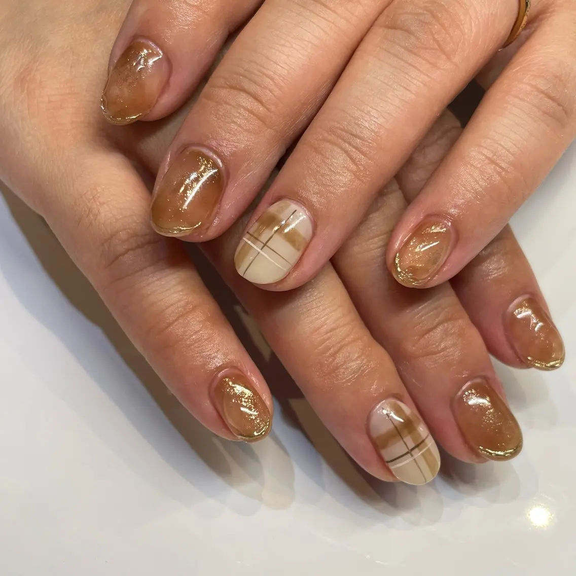 ネイル ジェルネイル キラキラネイル マグネットネイル ニュアンスネイル ワンカラーネイル ハンドネイル 糀屋 彩奈のネイルデザイン