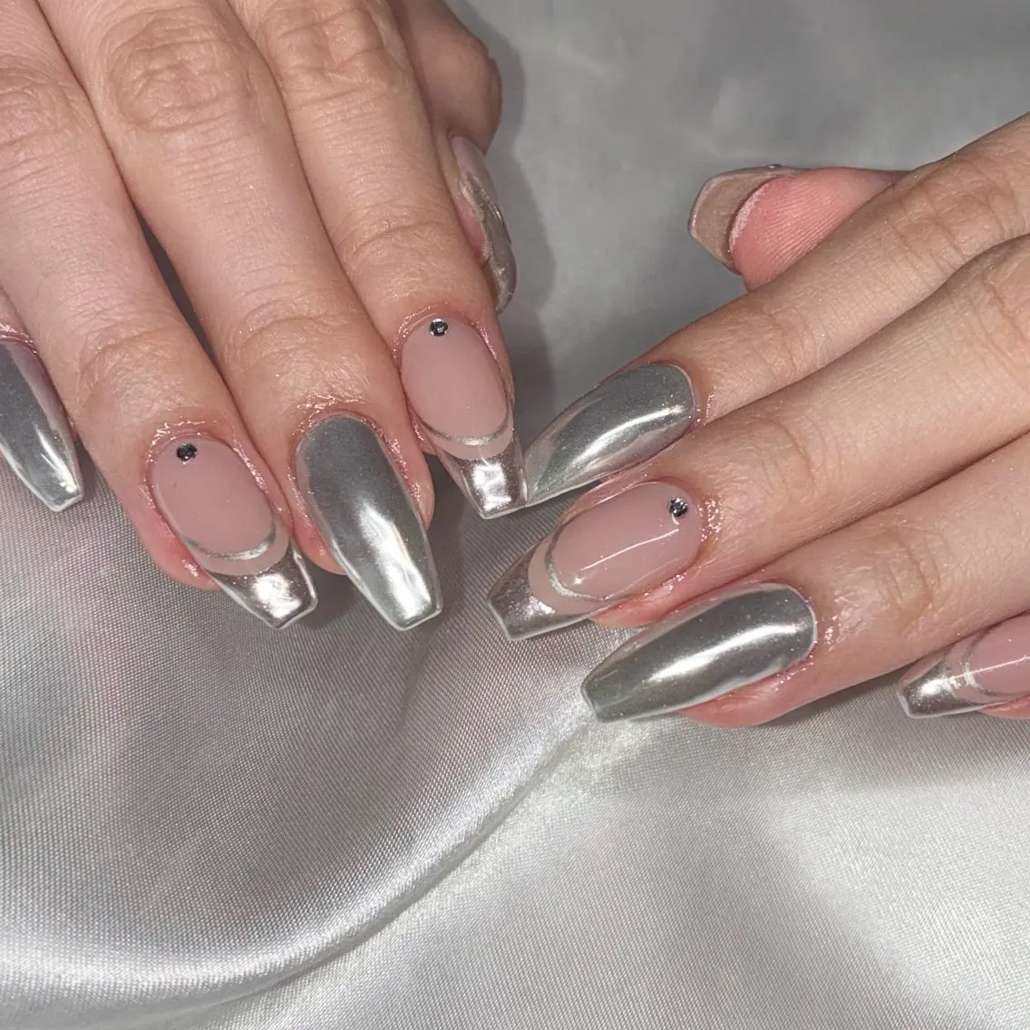 ネイル ミラーネイル ハンドネイル Nail ヌシん家 AKANEのネイルデザイン