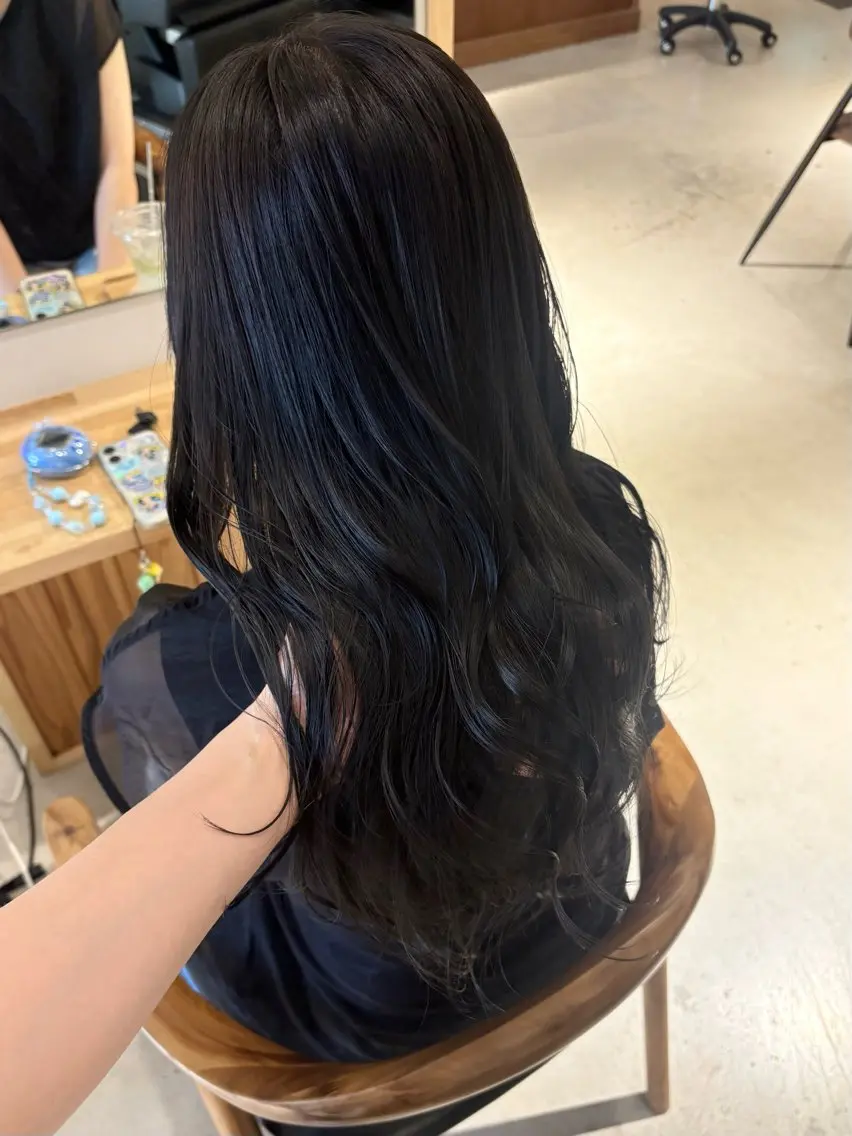 ロング カラー 透明感カラー ネイビーカラー カット ヘアカラー トリートメント yuki ♡のヘアスタイル