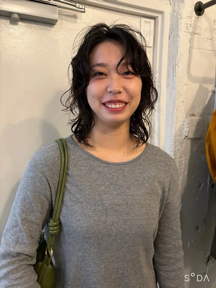 ミディアム パーマ ✴︎UNU ✴︎モエカのヘアスタイル