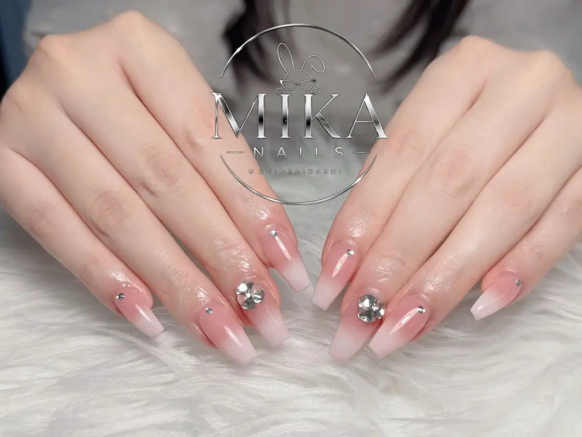 ネイル アートネイル チークネイル ドット フットネイル フレンチネイル ハンドネイル フットネイル 🌱Rina🎀 Mikaのネイルデザイン