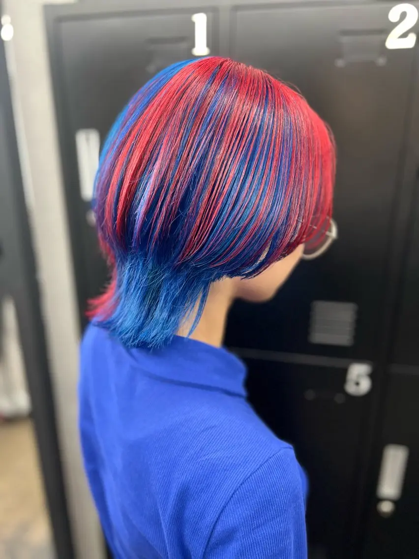 ミディアム カラー ブルーカラー レッドカラー カット ヘアカラー 透明感カラー特化🫧 🦋栗原🦋のヘアスタイル