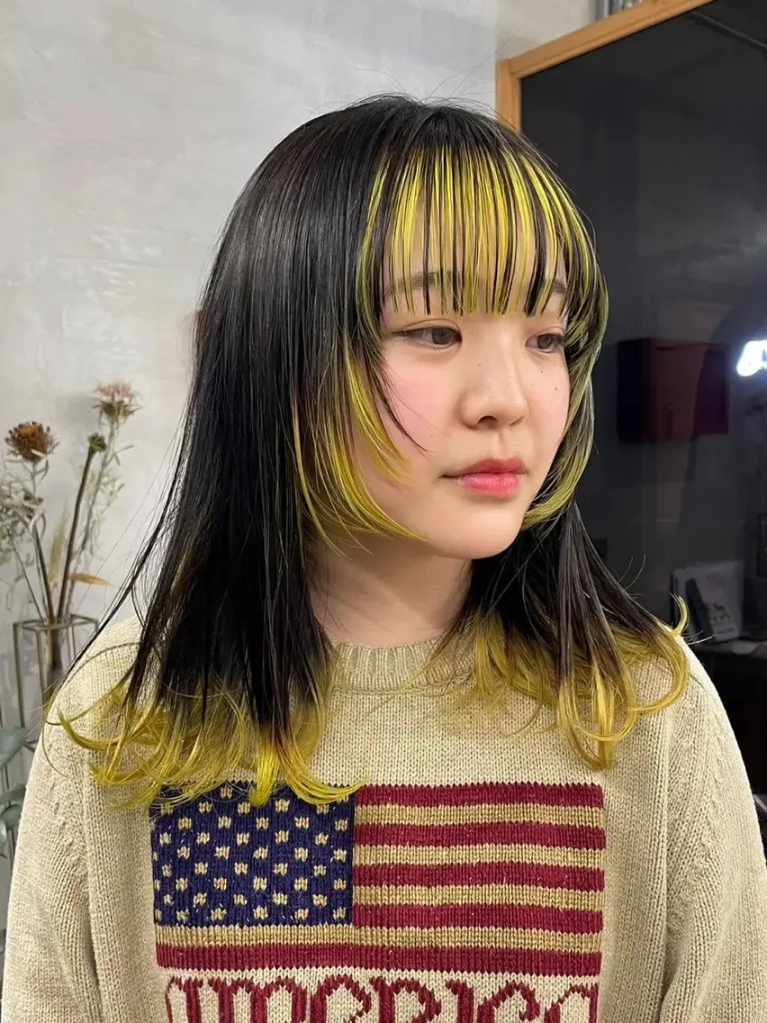 セミロング レイヤーカット 鶴井 美空のヘアスタイル