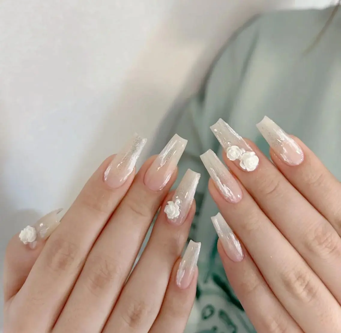 ネイル ネイルチップ Queen‘s なんのネイルデザイン