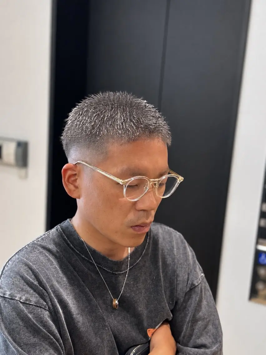 ショート カット ヘアカラー メンズ特化 TAKUYAのヘアスタイル
