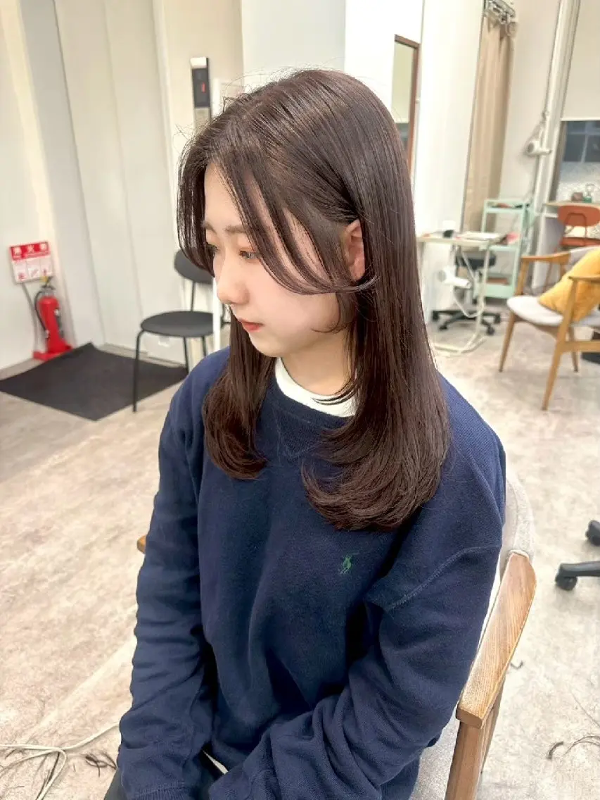 カラー 井上 日菜子のヘアスタイル
