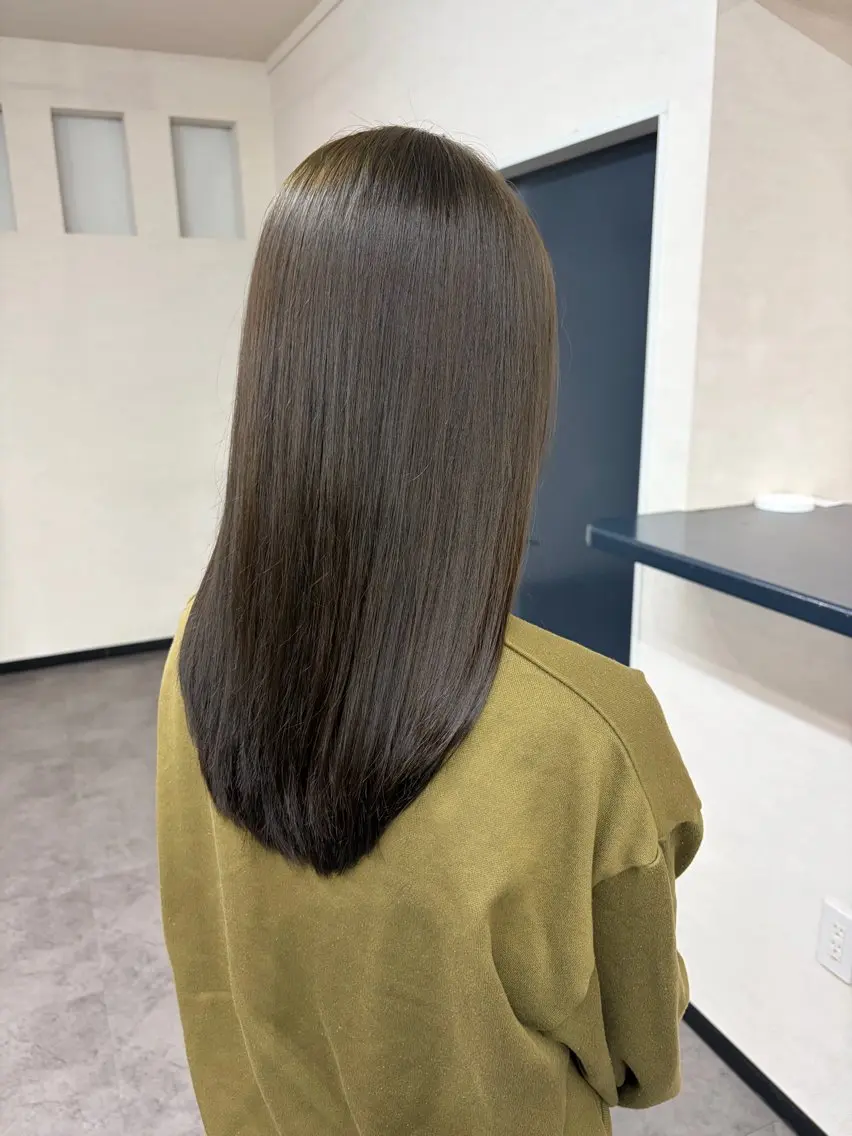 ロング カラー 浅尾 友菜のヘアスタイル
