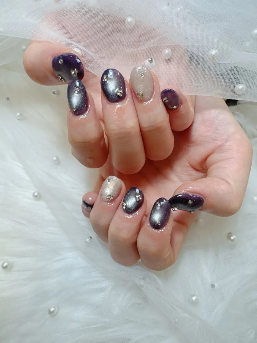 ネイル フレンチネイル キラキラネイル マグネットネイル マグネットフレンチ 持ち込み ハンドネイル Queeens nailのネイルデザイン