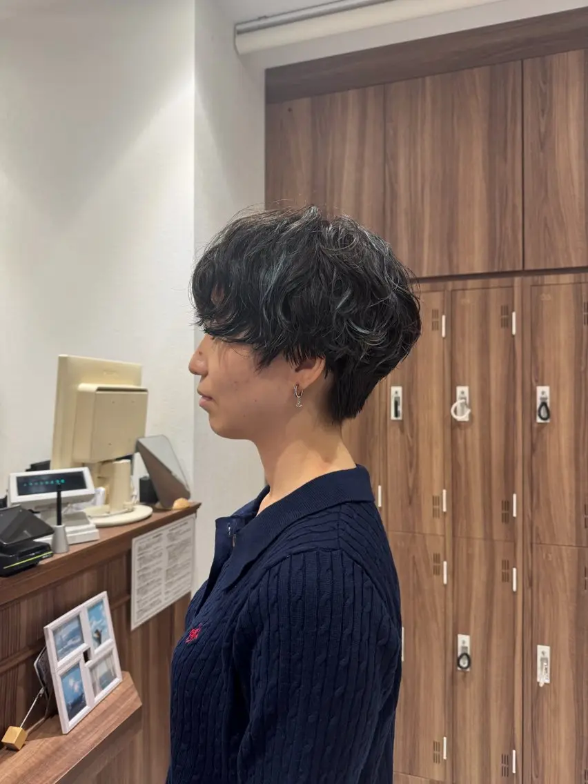 ショート カラー パーマ グレージュ ハイライトカラー ハイライト ﾃﾞｻﾞｲﾝｶﾗｰ Mirutayaのヘアスタイル