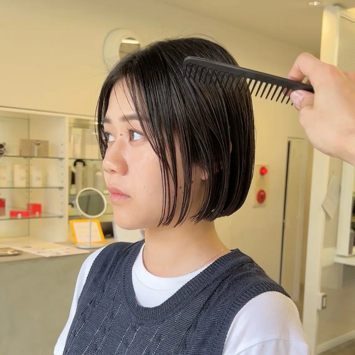 ミディアム ミディアムパーマ ボブ 縮毛矯正 クロスパーマ× 透明感カラー✂︎のヘアスタイル