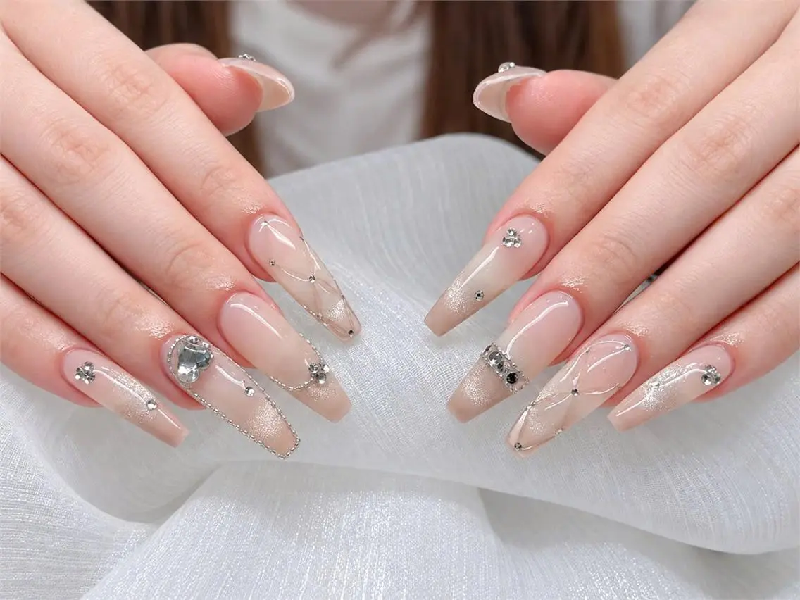 ネイル オーロラネイル ブルー チークネイル 長さ出し フットネイル ハンドネイル NAILS168 池袋西口駅前店のネイルデザイン