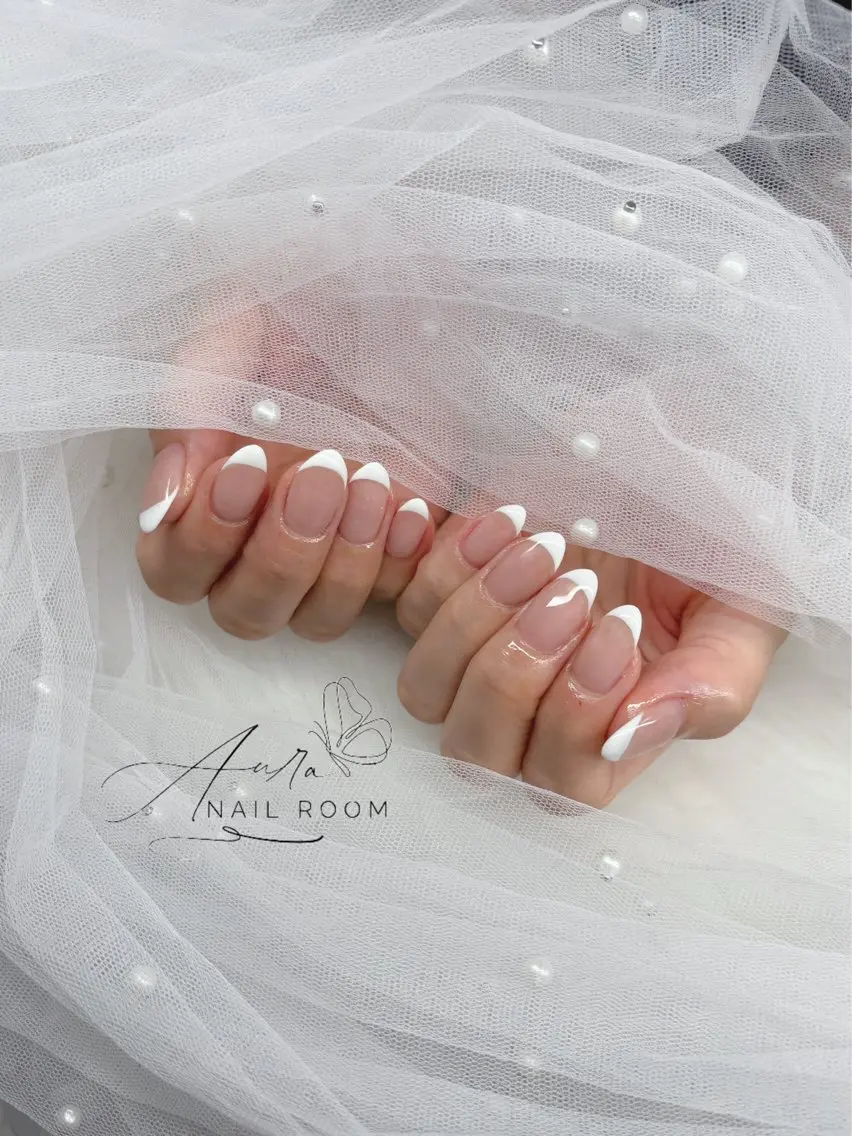 ネイル フレンチネイル Aura Nail Roomのネイルデザイン