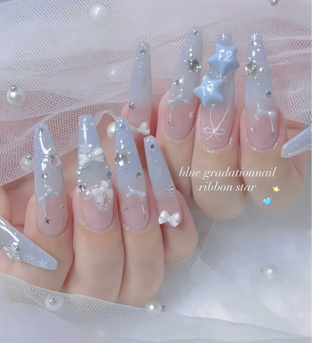 ネイル オーロラネイル チークネイル 桜ネイル クリアネイル ドット ハンドネイル Rin Nail 新大久保店のネイルデザイン