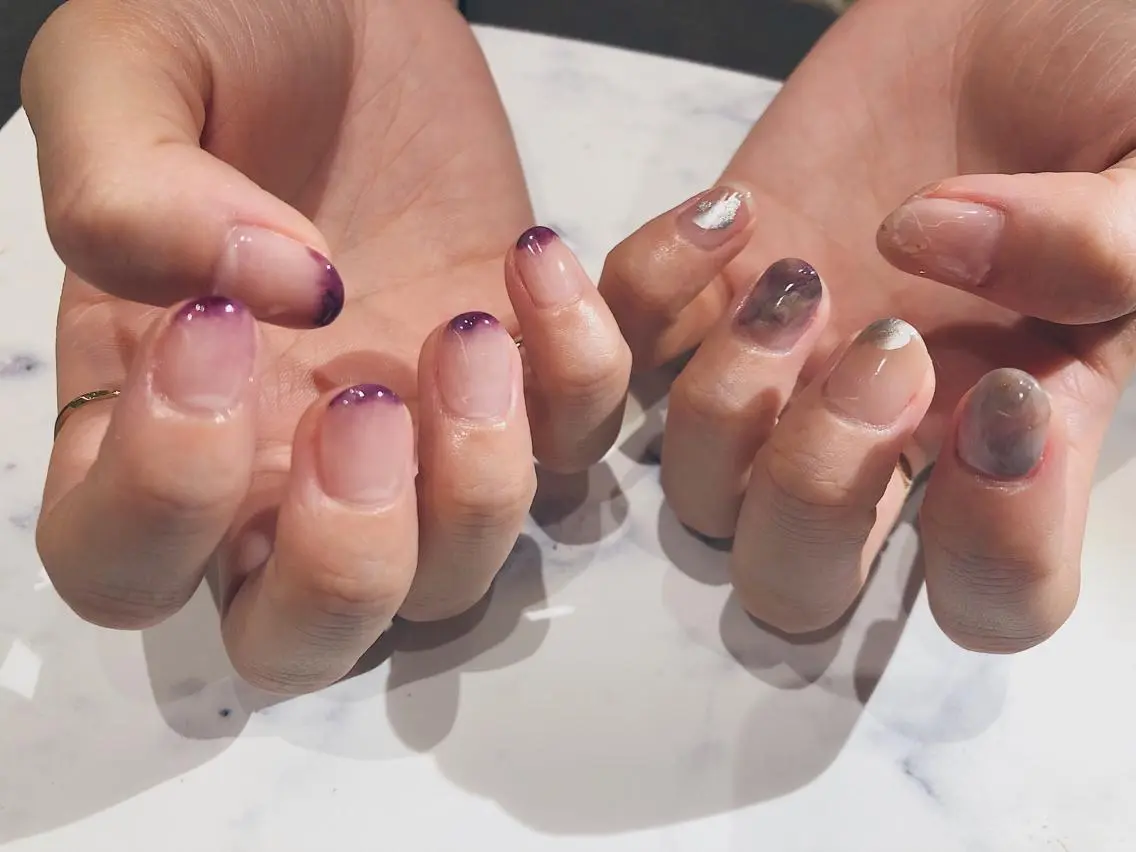 ショート カラー ネイル マツエク・マツパ illum hicariのネイルデザイン
