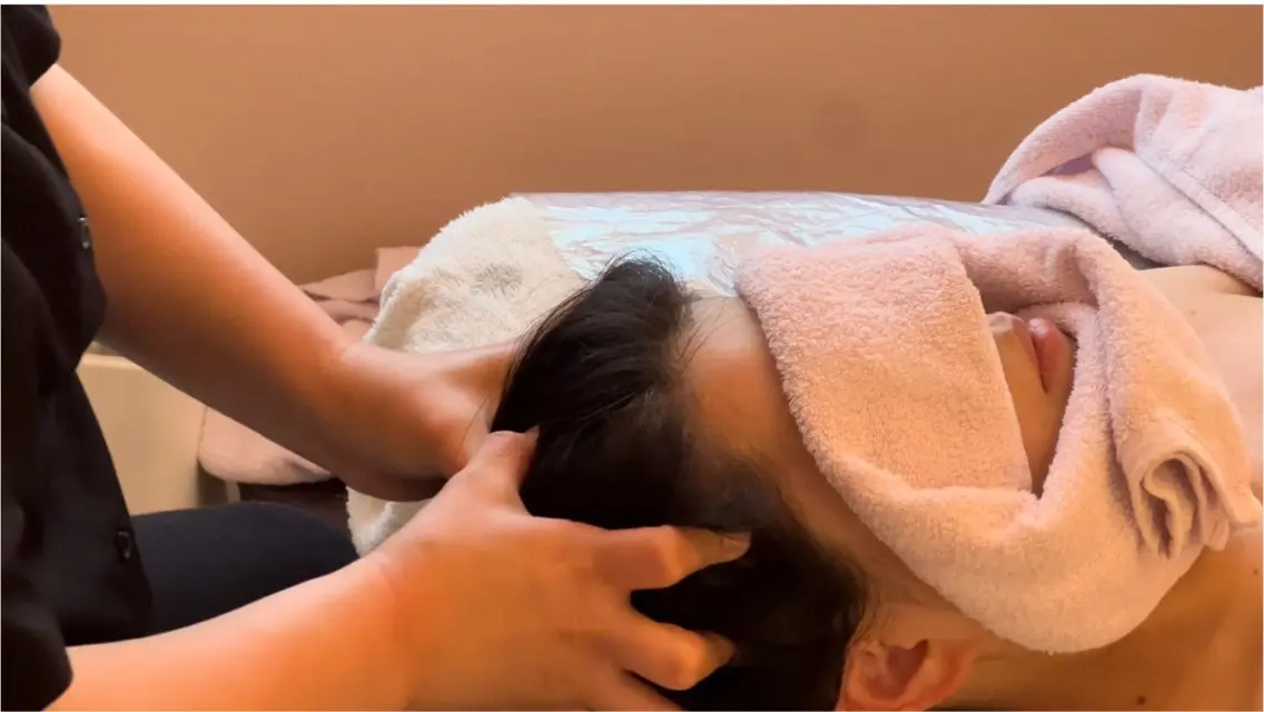 ✨ホットアイマスク＆ヘッドマッサージ60分💆‍♀️（指圧でのデコルテ、首、肩もマッサージ有り✨）の写真