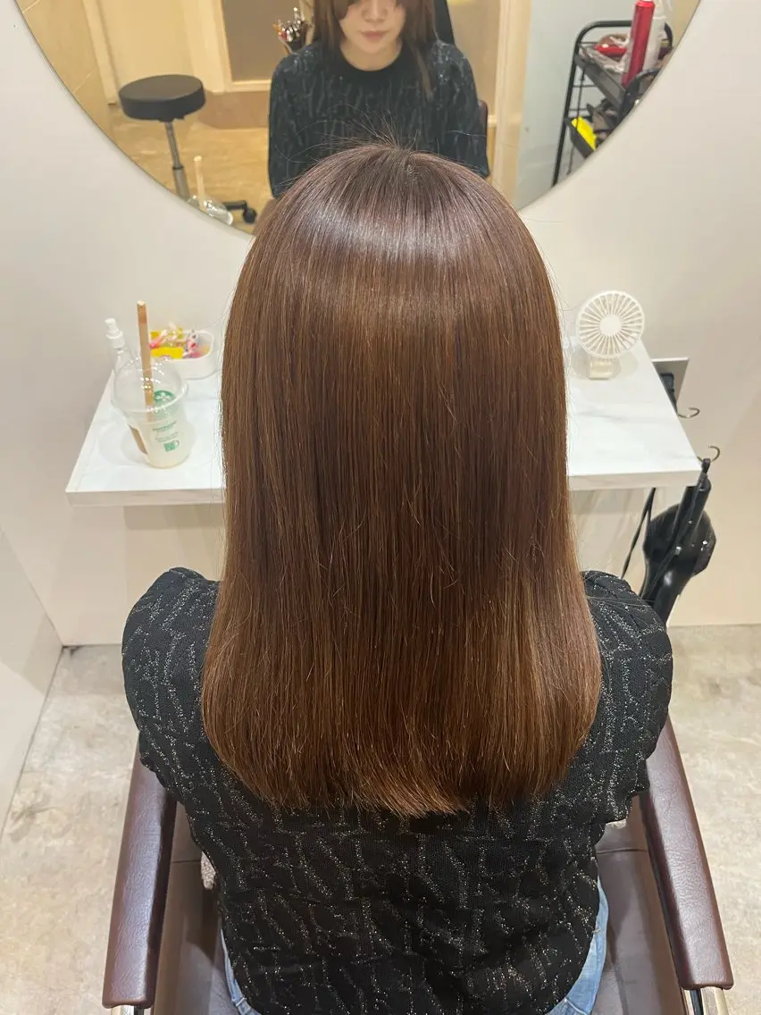 セミロング カラー カット ヘアカラー トリートメント 【髪質改善 艶髪】 布川 莉穂のヘアスタイル