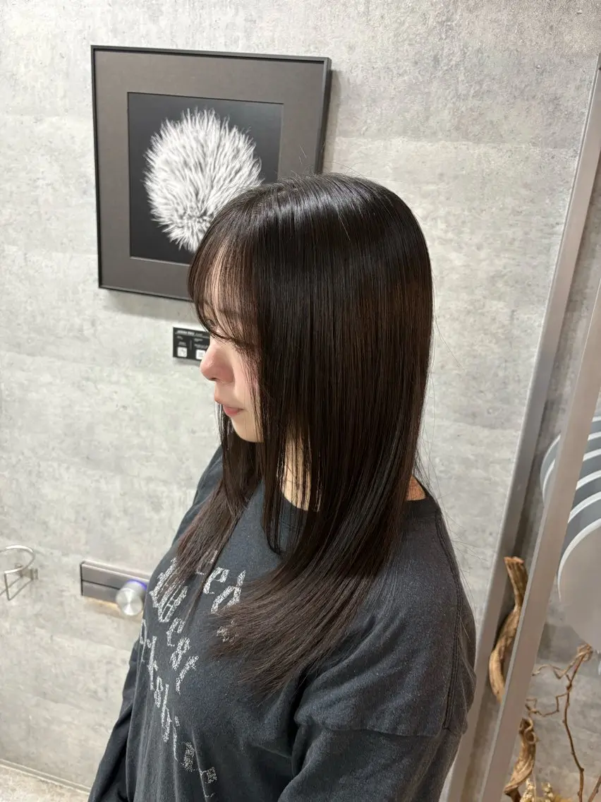 ロング カット ヘアカラー 縮毛矯正 髪質改善ストレート/ 透明感カラー🥣🤍のヘアスタイル