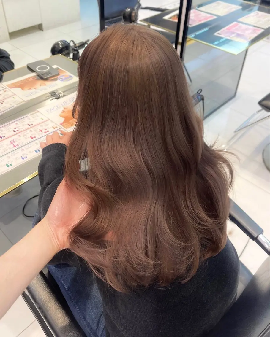 セミロング ヘアカラー レイヤーカット🪽 カネコミユのヘアスタイル
