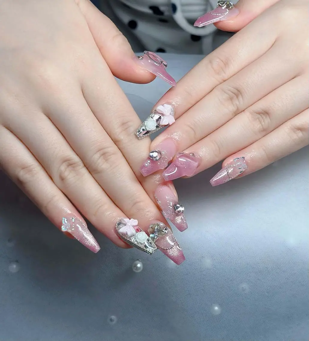 ネイル オーロラネイル フレンチネイル ジェルネイル ハロウィン キラキラネイル ハンドネイル H.baby Nail Salonのネイルデザイン