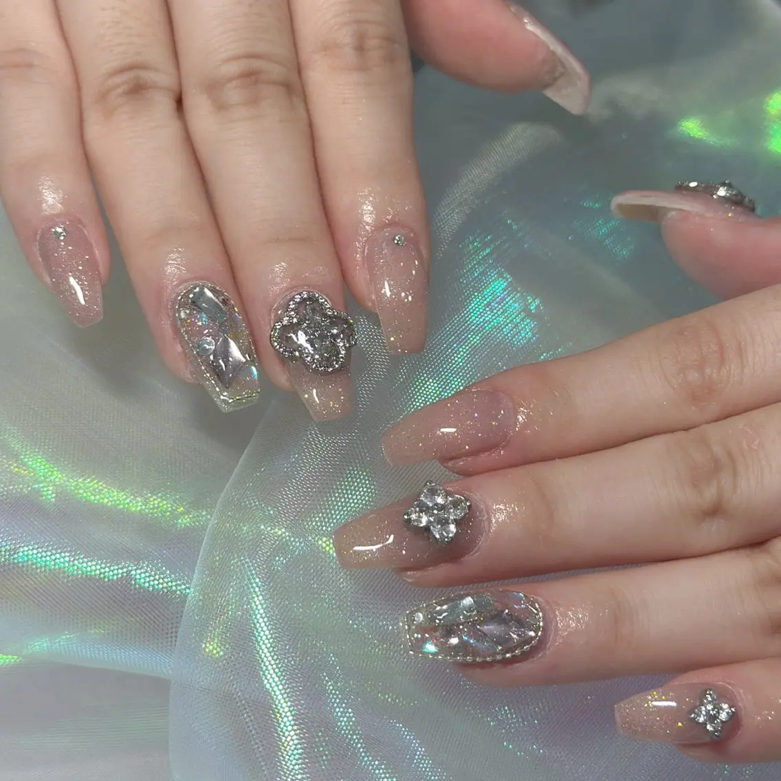 ネイル ハンドネイル フットネイル LAVISH nanamiのネイルデザイン