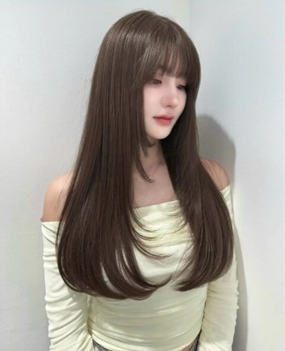 ロング カット ヘアカラー トリートメント ＿WHITE鳳店 アンダーバーホワイトのヘアスタイル