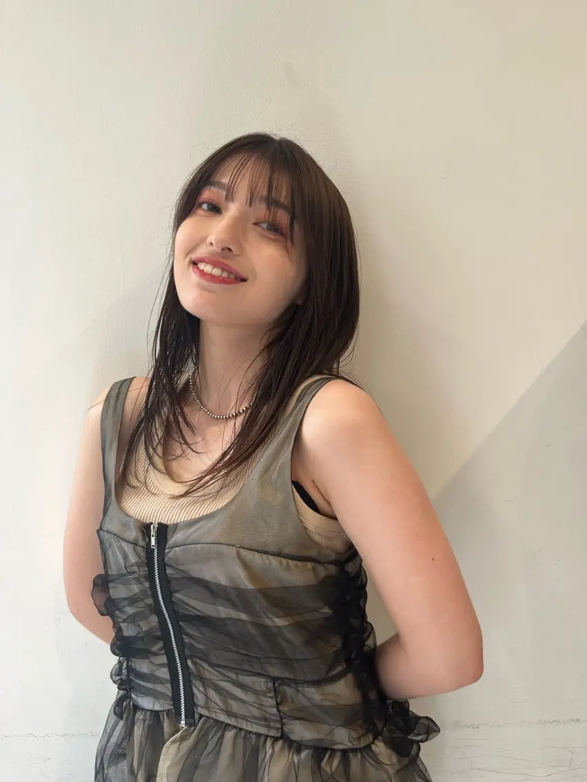 セミロング Louwe 小島のヘアスタイル