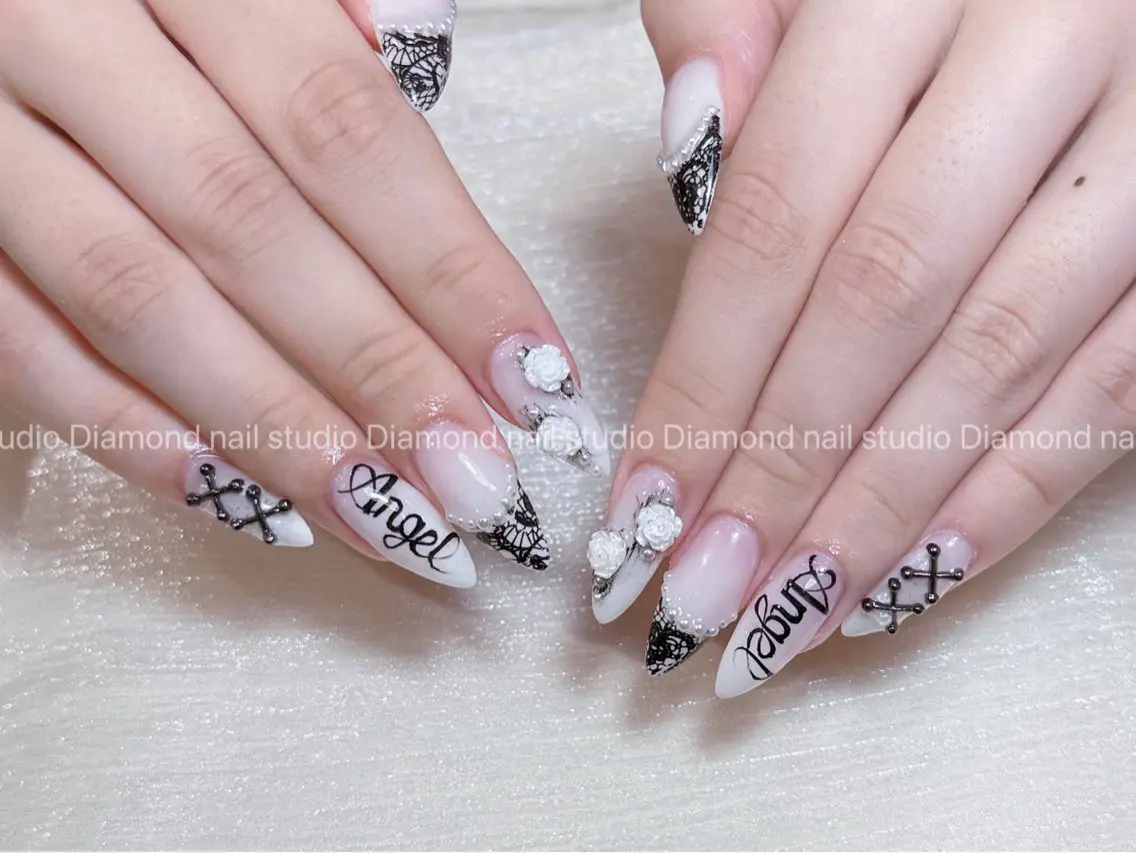 ネイル アートネイル オーロラネイル フラッシュネイル ガーリー キラキラネイル ハンドネイル Una NAILMANAMIのネイルデザイン