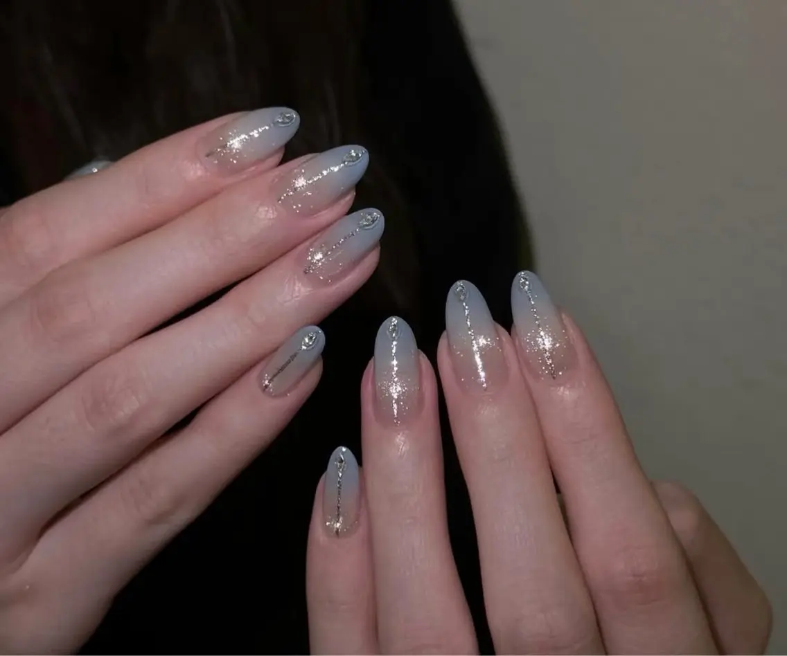 ネイル アートネイル 長さ出し フレンチネイル グラデーション キラキラネイル Yuki Nailのネイルデザイン
