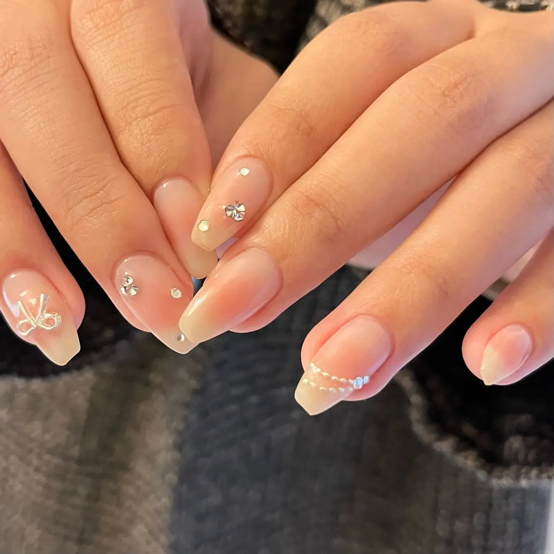 ネイル チークネイル luster shihoのネイルデザイン