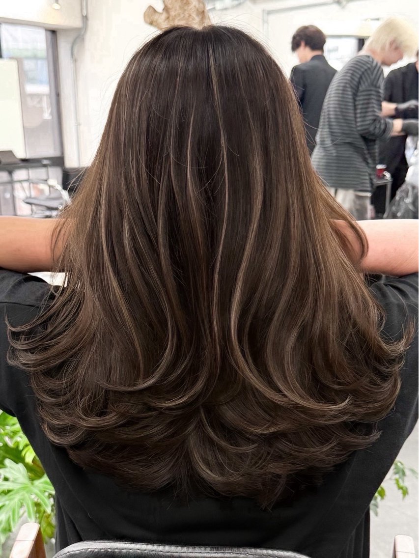 ロング カラー カット ヘアカラー トリートメント 新實 ゆりあのヘアスタイル