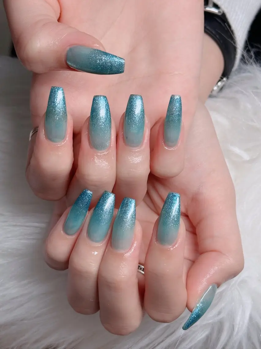 ネイル オーロラネイル フレンチネイル ジェルネイル ハロウィン キラキラネイル H.baby Nail Salonのネイルデザイン