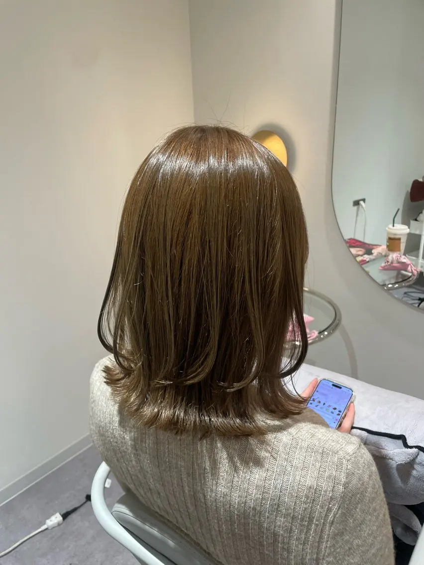 ミディアム レイヤーカット 廣岡 采音のヘアスタイル