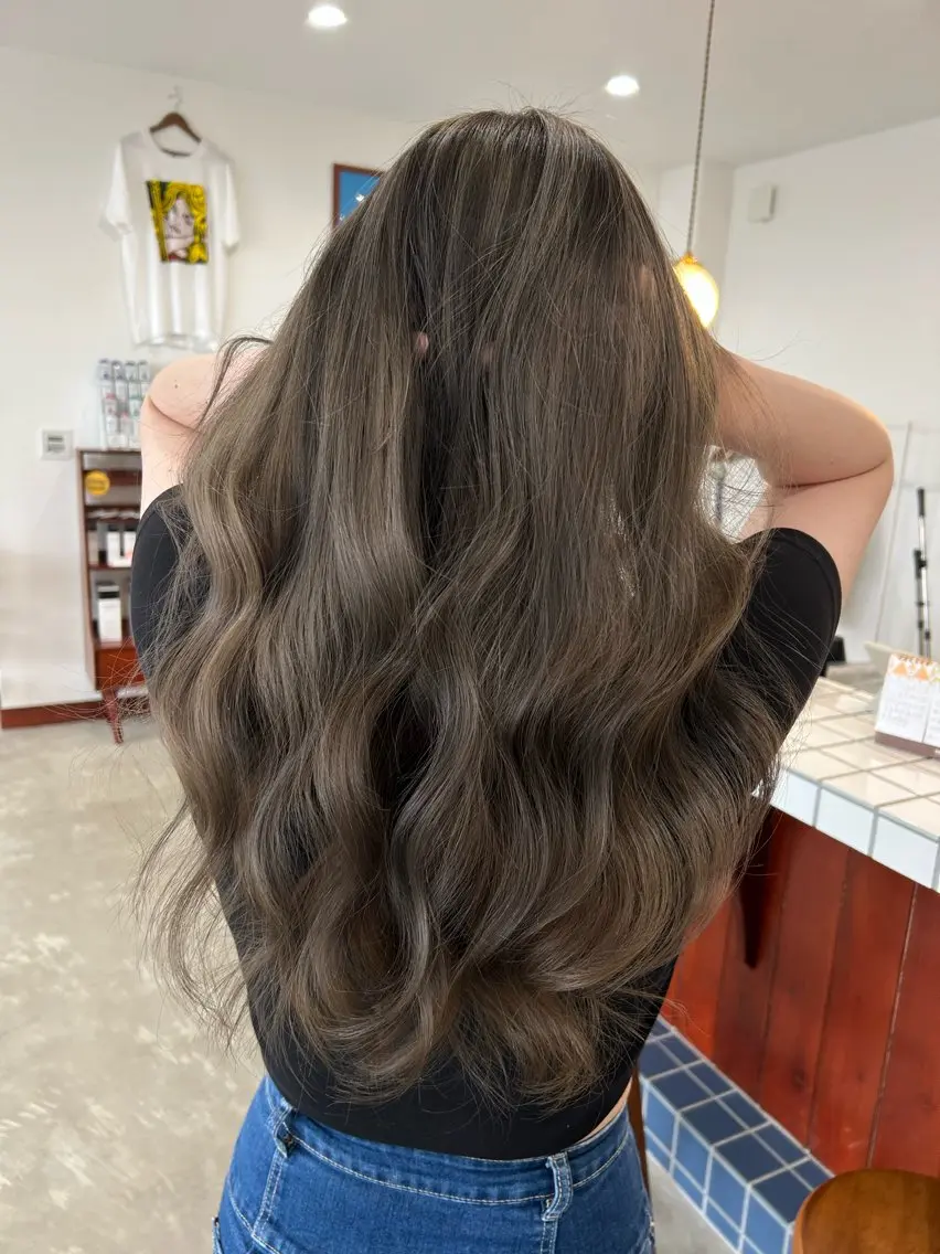 平日限定‼️ カット+バレイヤージュの写真