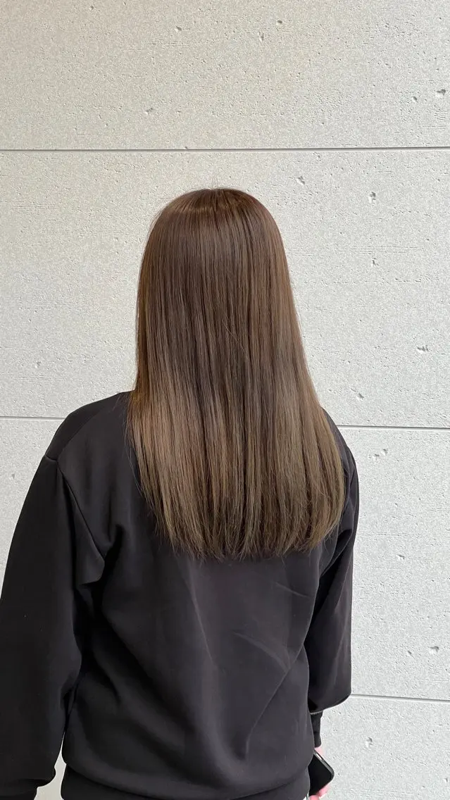 ロング カラー ベージュカラー 透明感カラー オリーブベージュ カット ヘアカラー トリートメント 山口 玖瑠美のヘアスタイル
