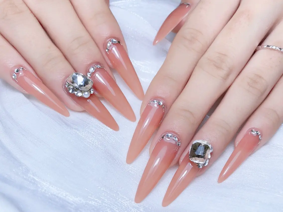 ネイル ハンドネイル M🌷nail 長さだし専門店のネイルデザイン